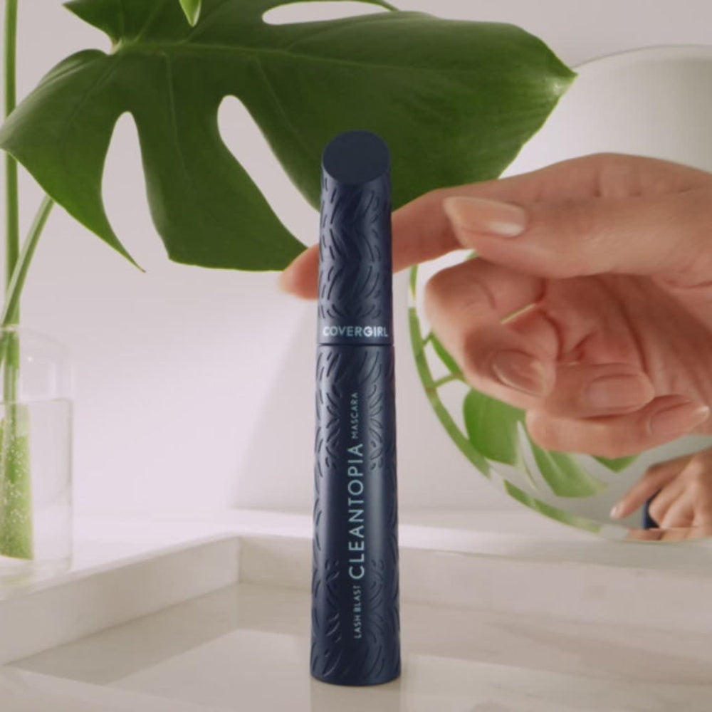 Lash Blast Cleantopia Mascara in Ultramarine Black